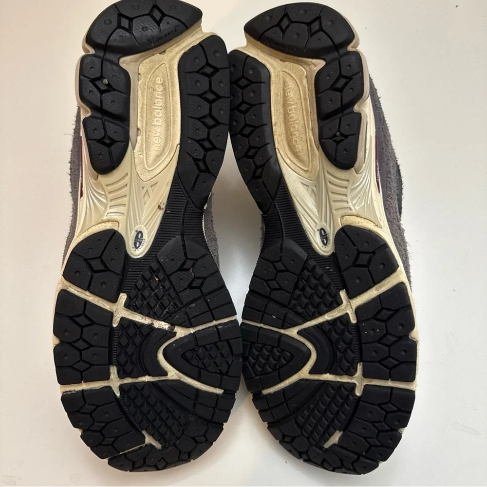 New Balance Men's 2002R  / Size 12 /  M2002REL - Picture 7 of 7